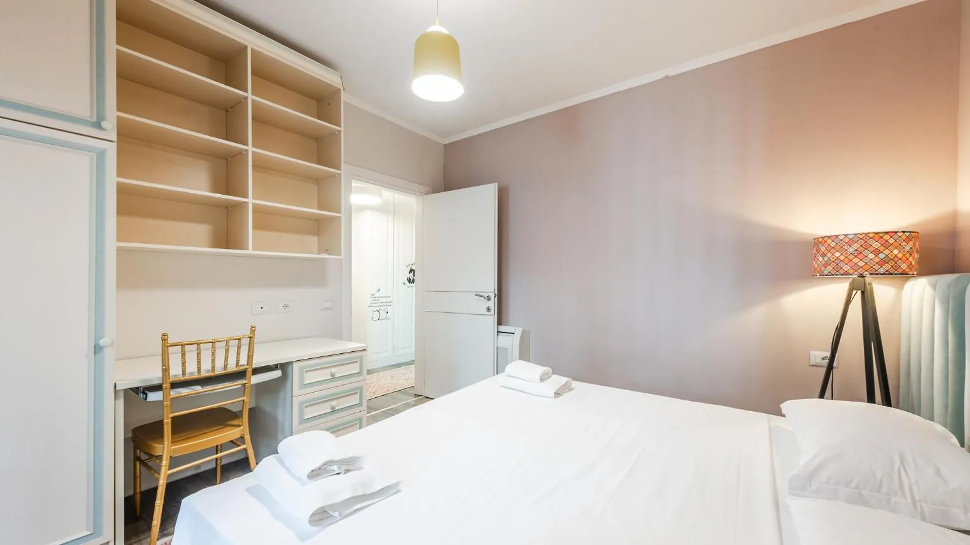 Sisi'S Luxury Apartments Grand Park Of Tirana Albania
