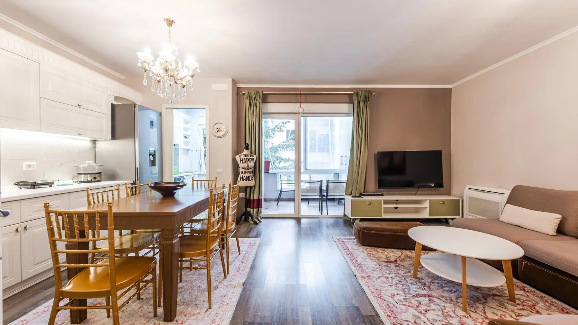 Sisi'S Luxury Apartments Grand Park Of Tirana Albania